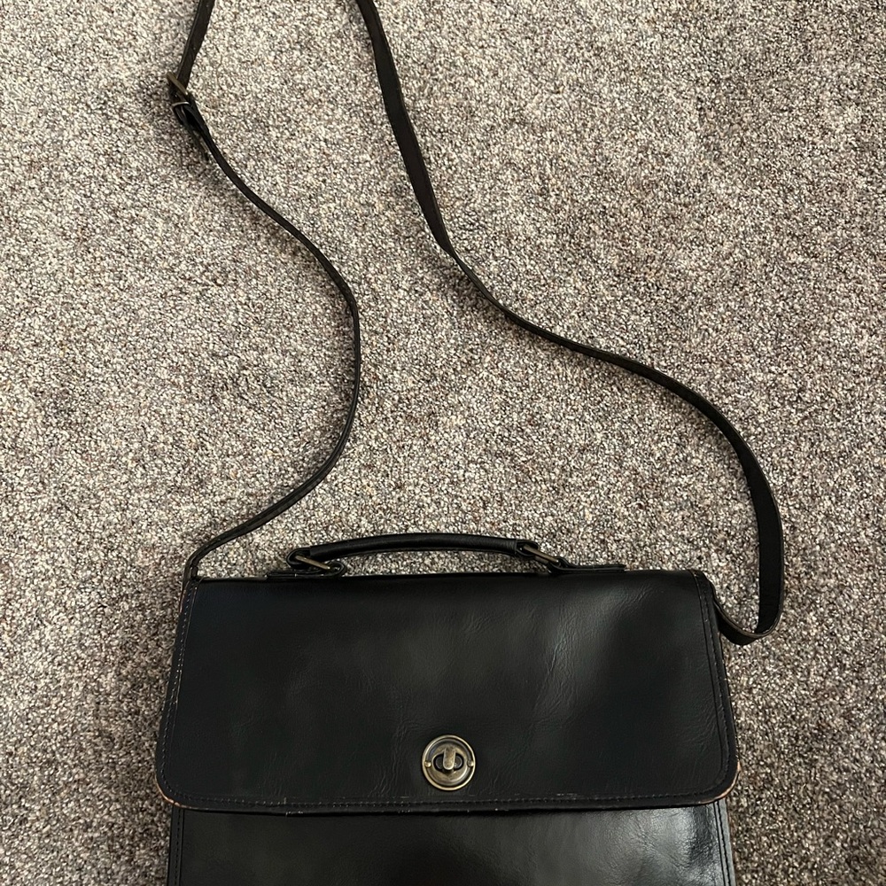 Cable and Co Perquisites Vintage Black Leather Bag
